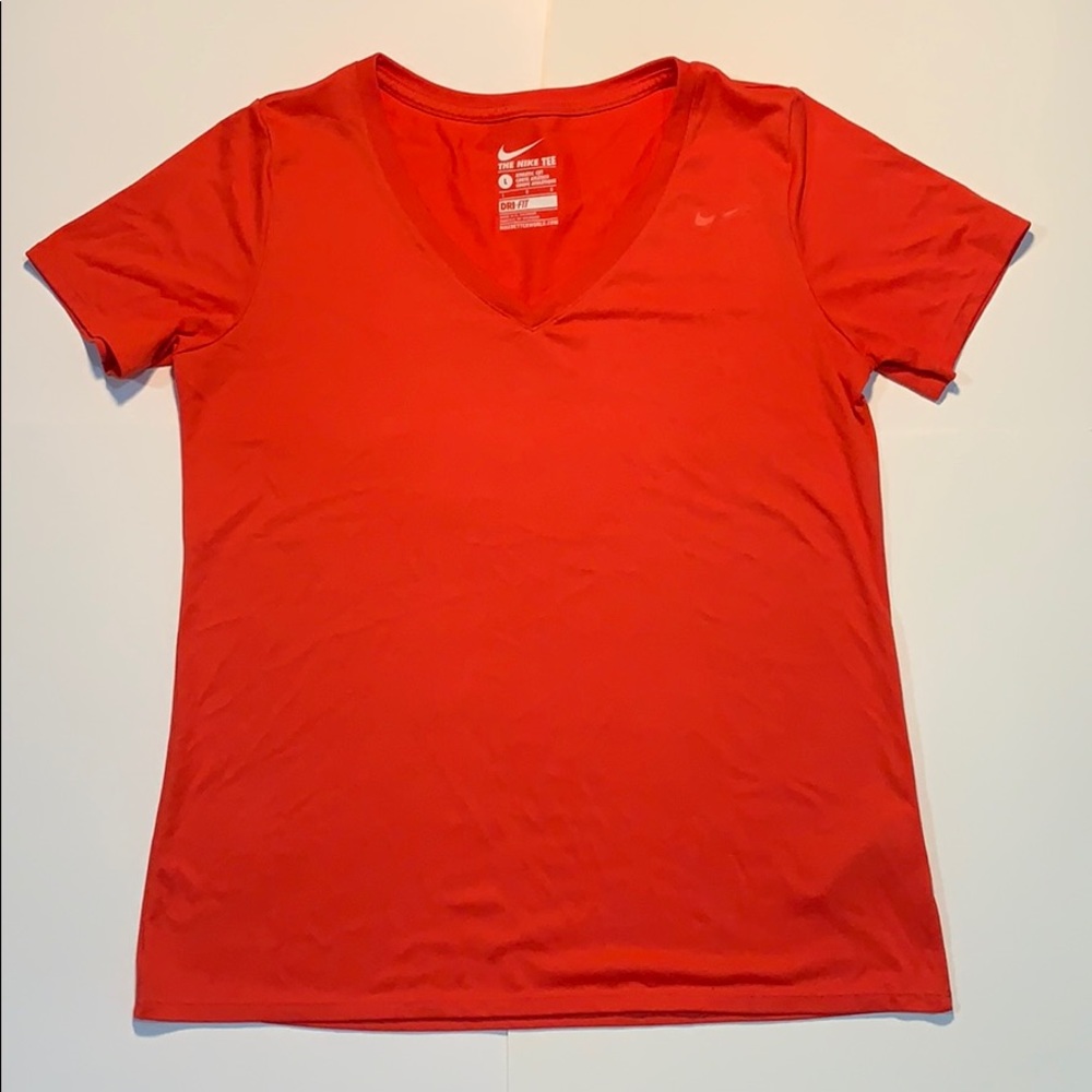 Women’s The Nike Tee dri-fit athletic cut shirt